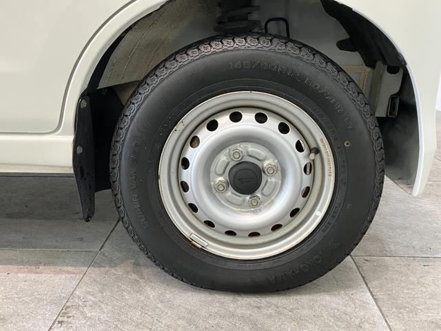 ハイゼットカーゴスペシャル　４ＷＤ　５ＭＴ　走行１万８千キロ　車検整備付パートタイム４ＷＤ　５ＭＴ車　ＡＭ／ＦＭステレオ（滋賀県）の中古車