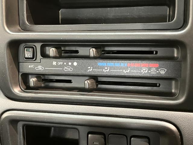 ハイゼットカーゴスペシャル　４ＷＤ　５ＭＴ　走行１万８千キロ　車検整備付パートタイム４ＷＤ　５ＭＴ車　ＡＭ／ＦＭステレオ（滋賀県）の中古車
