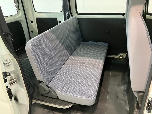 ハイゼットカーゴスペシャル　４ＷＤ　５ＭＴ　走行１万８千キロ　車検整備付パートタイム４ＷＤ　５ＭＴ車　ＡＭ／ＦＭステレオ（滋賀県）の中古車