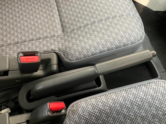 ハイゼットカーゴスペシャル　４ＷＤ　５ＭＴ　走行１万８千キロ　車検整備付パートタイム４ＷＤ　５ＭＴ車　ＡＭ／ＦＭステレオ（滋賀県）の中古車