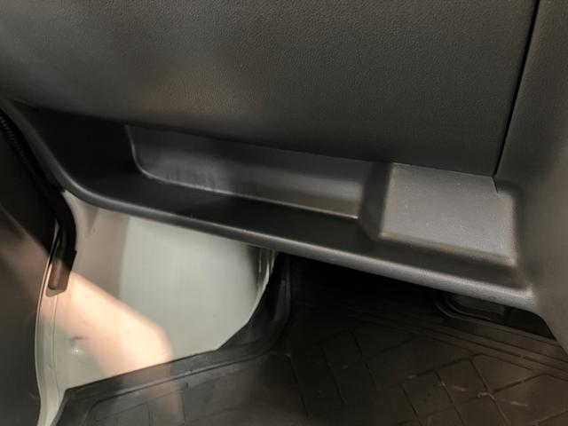 ハイゼットカーゴスペシャル　４ＷＤ　５ＭＴ　走行１万８千キロ　車検整備付パートタイム４ＷＤ　５ＭＴ車　ＡＭ／ＦＭステレオ（滋賀県）の中古車