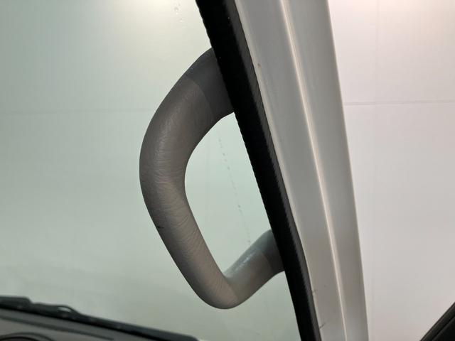 ハイゼットカーゴスペシャル　４ＷＤ　５ＭＴ　走行１万８千キロ　車検整備付パートタイム４ＷＤ　５ＭＴ車　ＡＭ／ＦＭステレオ（滋賀県）の中古車