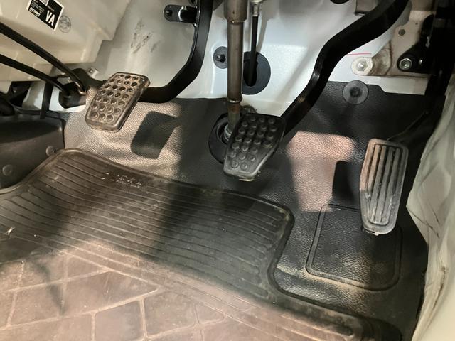ハイゼットカーゴスペシャル　４ＷＤ　５ＭＴ　走行１万８千キロ　車検整備付パートタイム４ＷＤ　５ＭＴ車　ＡＭ／ＦＭステレオ（滋賀県）の中古車