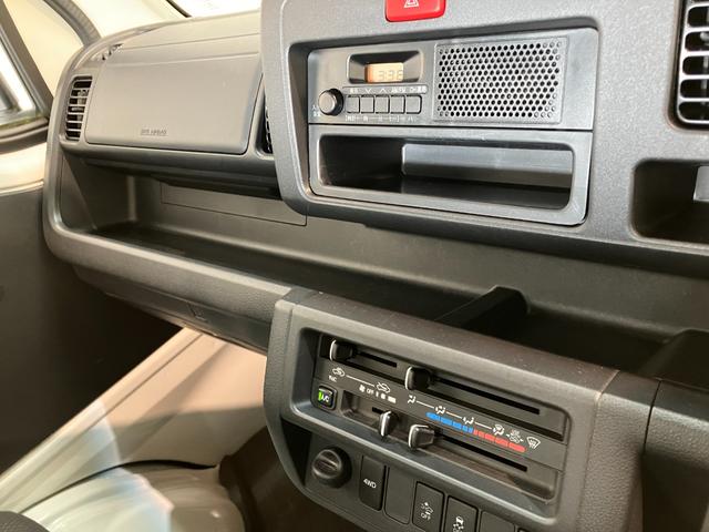 ハイゼットトラックスタンダードＳＡIIIｔ　４ＷＤ　走行１万３千キロ台追突被害軽減ブレーキ　スマアシ３ｔ　パートタイム４ＷＤ　５ＭＴ車　エアコン　パワステ（滋賀県）の中古車