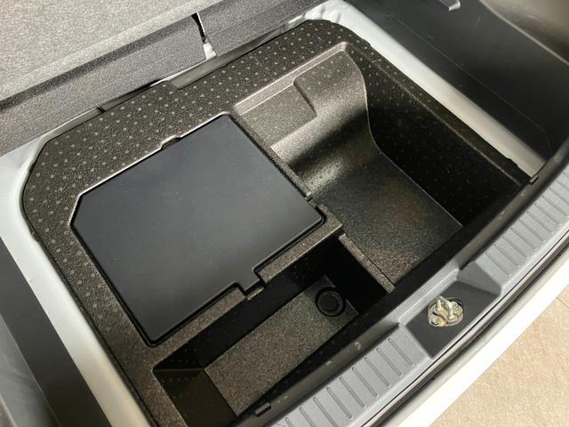 ロッキープレミアムＧ　ＨＥＶ　フルセグナビ　バックカメラ　ドラレコ追突被害軽減ブレーキ　コーナーセンサー　ＬＥＤ　スマートキー　レーダークルーズコントロール　シートヒーター　フルセグナビ　ＤＶＤ　Ｂｌｕｅｔｏｏｔｈ　ＵＳＢ　バックカメラ　ナビ連動前後ドラレコ　ＥＴＣ（滋賀県）の中古車