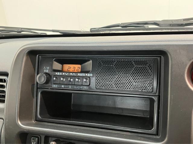 ハイゼットトラックエアコン・パワステ　スペシャル　４ＷＤ　走行５万２千キロパートタイム４ＷＤ　５ＭＴ　エアコン　パワステ　ＡＭ／ＦＭステレオ　荷台作業灯（滋賀県）の中古車