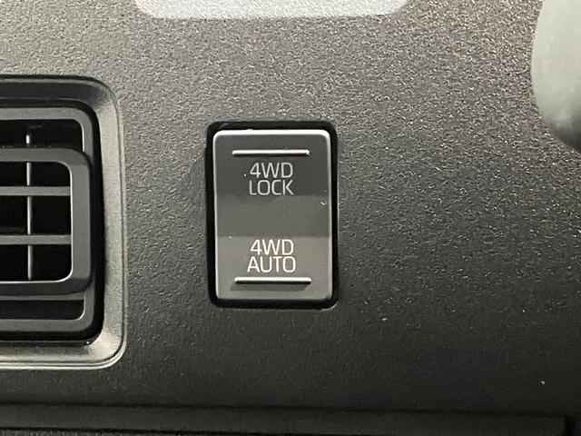 ハイゼットカーゴＤＸ　４ＷＤ　ＣＶＴ車　キーレス　前席パワーウインドウ追突被害軽減ブレーキ　スマアシ　コーナーセンサー　キーレス　前席パワーウインドウ　ＡＭ／ＦＭステレオ　両側スライドドア　パートタイム４ＷＤ（滋賀県）の中古車