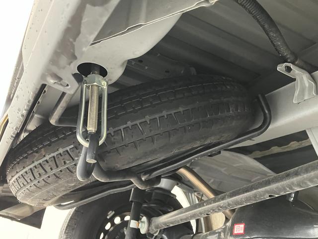 ハイゼットカーゴＤＸ　４ＷＤ　ＣＶＴ車　キーレス　前席パワーウインドウ追突被害軽減ブレーキ　スマアシ　コーナーセンサー　キーレス　前席パワーウインドウ　ＡＭ／ＦＭステレオ　両側スライドドア　パートタイム４ＷＤ（滋賀県）の中古車