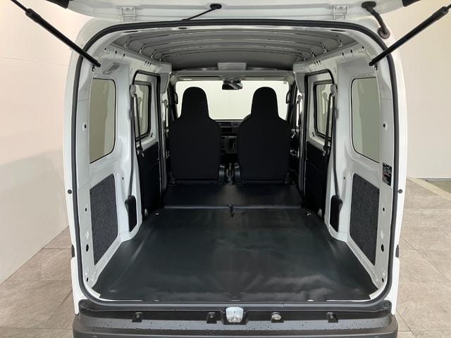 ハイゼットカーゴＤＸ　４ＷＤ　ＣＶＴ車　キーレス　前席パワーウインドウ追突被害軽減ブレーキ　スマアシ　コーナーセンサー　キーレス　前席パワーウインドウ　ＡＭ／ＦＭステレオ　両側スライドドア　パートタイム４ＷＤ（滋賀県）の中古車