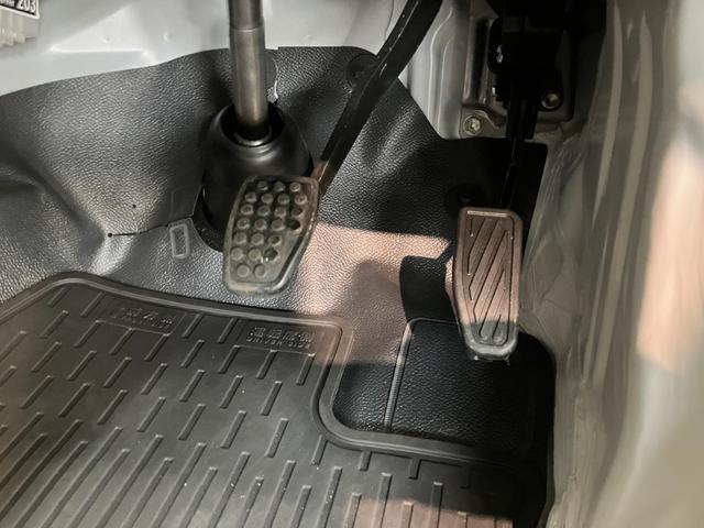 ハイゼットカーゴＤＸ　４ＷＤ　ＣＶＴ車　キーレス　前席パワーウインドウ追突被害軽減ブレーキ　スマアシ　コーナーセンサー　キーレス　前席パワーウインドウ　ＡＭ／ＦＭステレオ　両側スライドドア　パートタイム４ＷＤ（滋賀県）の中古車