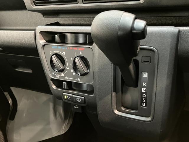 ハイゼットカーゴＤＸ　４ＷＤ　ＣＶＴ車　キーレス　前席パワーウインドウ追突被害軽減ブレーキ　スマアシ　コーナーセンサー　キーレス　前席パワーウインドウ　両側スライドドア　ＡＭ／ＦＭステレオ　ドラレコ（滋賀県）の中古車