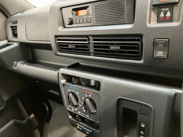 ハイゼットカーゴＤＸ　４ＷＤ　ＣＶＴ車　キーレス　前席パワーウインドウ追突被害軽減ブレーキ　スマアシ　コーナーセンサー　キーレス　前席パワーウインドウ　両側スライドドア　ＡＭ／ＦＭステレオ　ドラレコ（滋賀県）の中古車