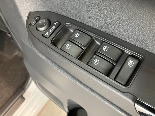 タントカスタムＲＳ　届出済未使用車　両側電動スライドドア追突被害軽減ブレーキ　スマアシ　コーナーセンサー　ＬＥＤ　スマートキー　両側電動スライドドア　前席シートヒーター　オートエアコン　ナビ取付時用バックカメラ（滋賀県）の中古車