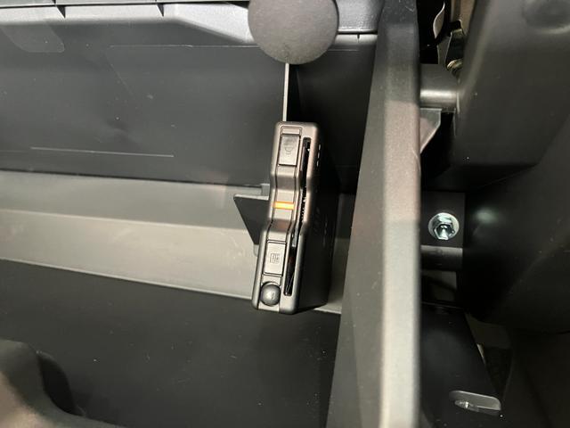 コペン２０ｔｈアニバーサリーエディション　ＭＴ車　走行２千キロ弱２０周年記念特別仕様車　ＬＥＤ　　スマートキー　ＢＢＳアルミ　ＭＯＭＯステアリング　本革シート　シートヒーター（滋賀県）の中古車