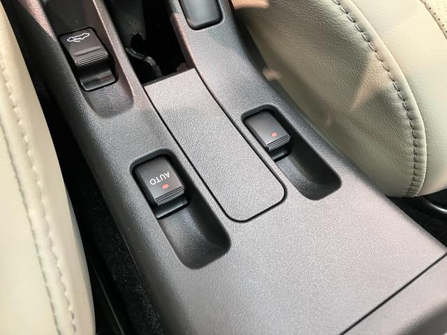 コペン２０ｔｈアニバーサリーエディション　ＭＴ車　走行２千キロ弱２０周年記念特別仕様車　ＬＥＤ　　スマートキー　ＢＢＳアルミ　ＭＯＭＯステアリング　本革シート　シートヒーター（滋賀県）の中古車