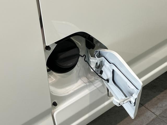 ハイゼットカーゴＤＸ　４ＷＤ　ＣＶＴ車　キーレス　前席パワーウインドウ追突被害軽減ブレーキ　スマアシ　コーナーセンサー　キーレス　前席パワーウインドウ　ＡＭ／ＦＭステレオ　両側スライドドア　パートタイム４ＷＤ　ドラレコ（滋賀県）の中古車