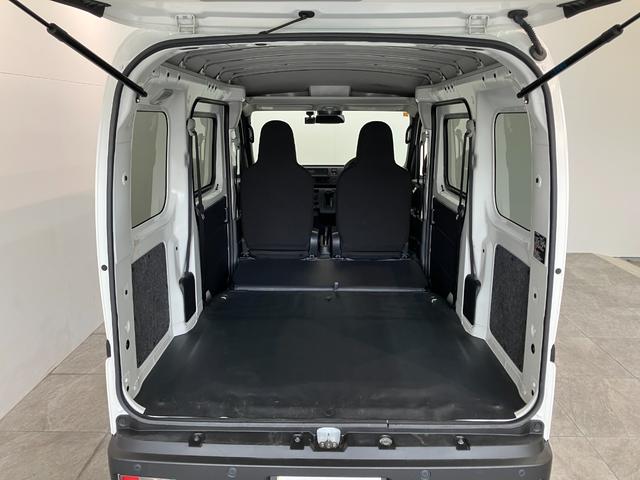 ハイゼットカーゴＤＸ　４ＷＤ　ＣＶＴ車　キーレス　前席パワーウインドウ追突被害軽減ブレーキ　スマアシ　コーナーセンサー　キーレス　前席パワーウインドウ　ＡＭ／ＦＭステレオ　両側スライドドア　パートタイム４ＷＤ　ドラレコ（滋賀県）の中古車