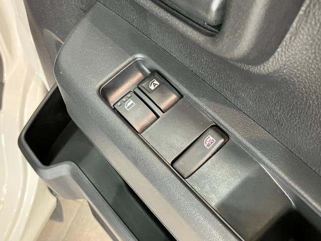 ハイゼットカーゴＤＸ　４ＷＤ　ＣＶＴ車　キーレス　前席パワーウインドウ追突被害軽減ブレーキ　スマアシ　コーナーセンサー　キーレス　前席パワーウインドウ　ＡＭ／ＦＭステレオ　両側スライドドア　パートタイム４ＷＤ　ドラレコ（滋賀県）の中古車