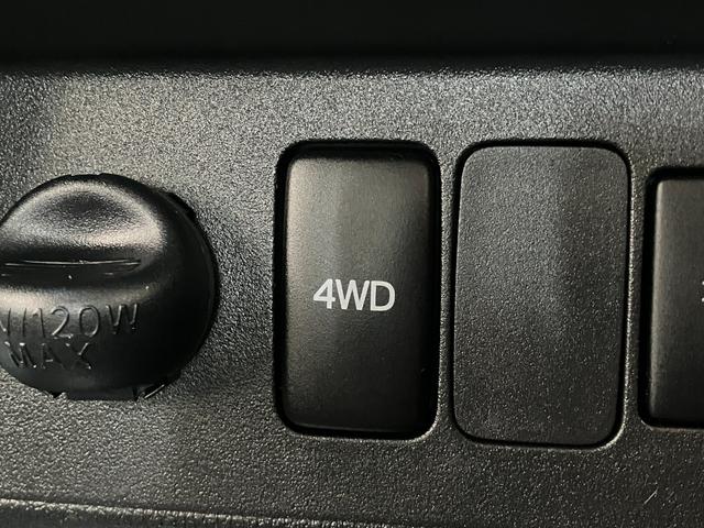 ハイゼットトラックスタンダードＳＡ３ｔ　４ＷＤ　５ＭＴ　ＬＥＤヘッドライト衝突被害軽減ブレーキ　スマアシ３ｔ　コーナーセンサー　ＬＥＤヘッドライト　　パートタイム４ＷＤ　５ＭＴ車　ＡＭ／ＦＭラジオ（滋賀県）の中古車