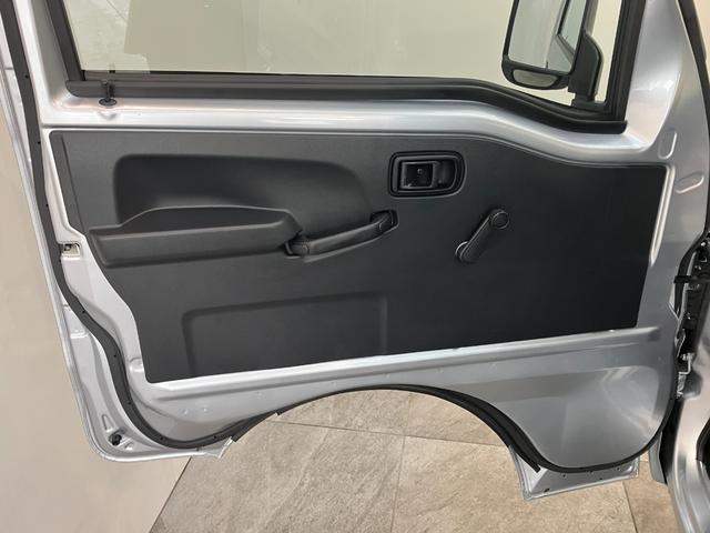 ハイゼットトラックスタンダードＳＡ３ｔ　４ＷＤ　５ＭＴ　ＬＥＤヘッドライト衝突被害軽減ブレーキ　スマアシ３ｔ　コーナーセンサー　ＬＥＤヘッドライト　　パートタイム４ＷＤ　５ＭＴ車　ＡＭ／ＦＭラジオ（滋賀県）の中古車