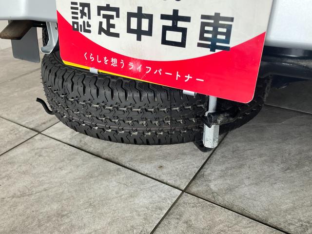 ハイゼットトラックスタンダードＳＡ３ｔ　４ＷＤ　５ＭＴ　ＬＥＤヘッドライト衝突被害軽減ブレーキ　スマアシ３ｔ　コーナーセンサー　ＬＥＤヘッドライト　　パートタイム４ＷＤ　５ＭＴ車　ＡＭ／ＦＭラジオ（滋賀県）の中古車