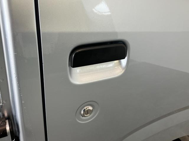 ハイゼットトラックスタンダードＳＡ３ｔ　４ＷＤ　５ＭＴ　ＬＥＤヘッドライト衝突被害軽減ブレーキ　スマアシ３ｔ　コーナーセンサー　ＬＥＤヘッドライト　　パートタイム４ＷＤ　５ＭＴ車　ＡＭ／ＦＭラジオ（滋賀県）の中古車