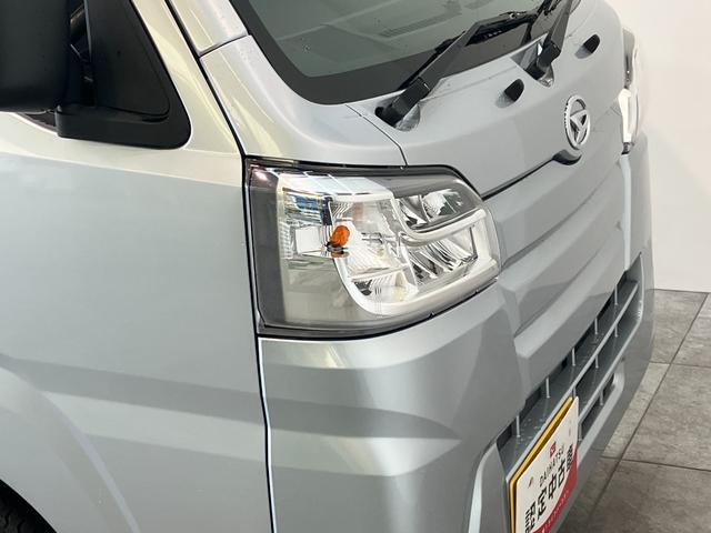 ハイゼットトラックスタンダードＳＡ３ｔ　４ＷＤ　５ＭＴ　ＬＥＤヘッドライト衝突被害軽減ブレーキ　スマアシ３ｔ　コーナーセンサー　ＬＥＤヘッドライト　　パートタイム４ＷＤ　５ＭＴ車　ＡＭ／ＦＭラジオ（滋賀県）の中古車