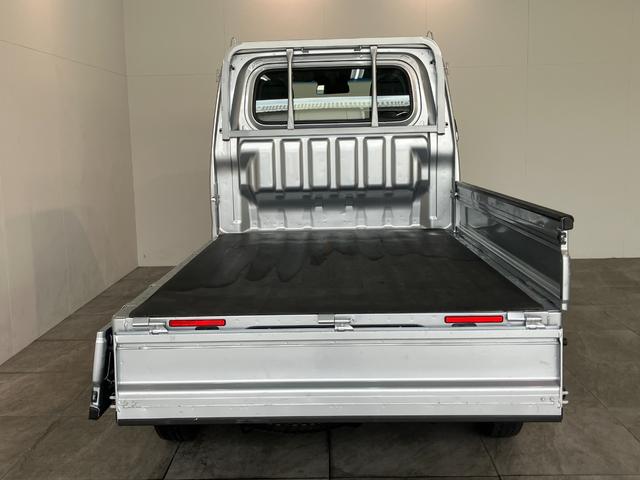 ハイゼットトラックスタンダードＳＡ３ｔ　４ＷＤ　５ＭＴ　ＬＥＤヘッドライト衝突被害軽減ブレーキ　スマアシ３ｔ　コーナーセンサー　ＬＥＤヘッドライト　　パートタイム４ＷＤ　５ＭＴ車　ＡＭ／ＦＭラジオ（滋賀県）の中古車