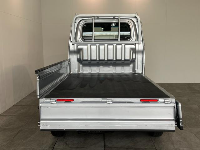 ハイゼットトラックスタンダードＳＡ３ｔ　４ＷＤ　５ＭＴ　ＬＥＤヘッドライト衝突被害軽減ブレーキ　スマアシ３ｔ　コーナーセンサー　ＬＥＤヘッドライト　　パートタイム４ＷＤ　５ＭＴ車　ＡＭ／ＦＭラジオ（滋賀県）の中古車