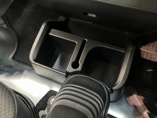 ハイゼットトラックスタンダードＳＡ３ｔ　４ＷＤ　５ＭＴ　ＬＥＤヘッドライト衝突被害軽減ブレーキ　スマアシ３ｔ　コーナーセンサー　ＬＥＤヘッドライト　　パートタイム４ＷＤ　５ＭＴ車　ＡＭ／ＦＭラジオ（滋賀県）の中古車