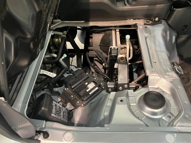 ハイゼットトラックスタンダードＳＡ３ｔ　４ＷＤ　５ＭＴ　ＬＥＤヘッドライト衝突被害軽減ブレーキ　スマアシ３ｔ　コーナーセンサー　ＬＥＤヘッドライト　　パートタイム４ＷＤ　５ＭＴ車　ＡＭ／ＦＭラジオ（滋賀県）の中古車