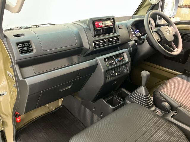 ハイゼットトラックＥＸＴ　４ＷＤ　５ＭＴ　ＣＤステレオ追突被害軽減ブレーキ　スマアシ　コーナーセンサー　ＬＥＤ　スマートキー　パートタイム４ＷＤ　デフロック　Ｈｉ−Ｌｏ切替　荷台作業灯　リヤ４枚リーフスプリング（滋賀県）の中古車