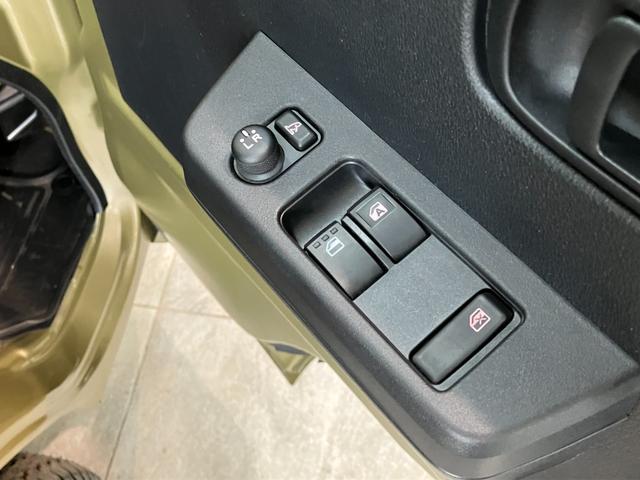 ハイゼットトラックＥＸＴ　４ＷＤ　５ＭＴ　ＣＤステレオ追突被害軽減ブレーキ　スマアシ　コーナーセンサー　ＬＥＤ　スマートキー　パートタイム４ＷＤ　デフロック　Ｈｉ−Ｌｏ切替　荷台作業灯　リヤ４枚リーフスプリング（滋賀県）の中古車