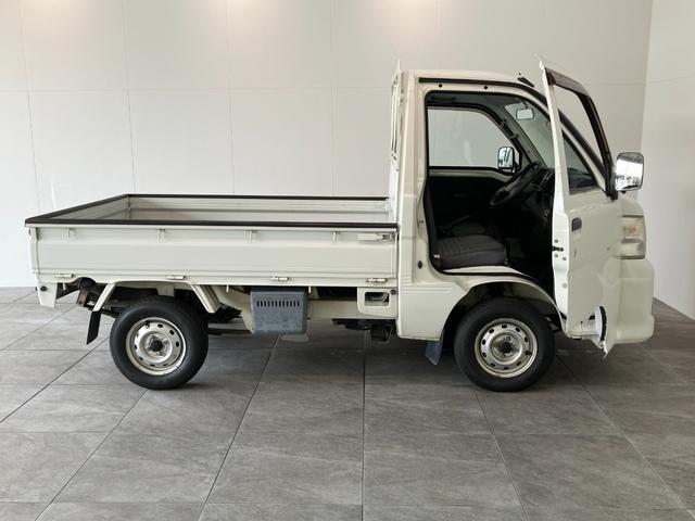 ハイゼットトラックエアコン・パワステ　スペシャル　５ＭＴ　４ＷＤ　車検整備付５速ミッション　パートタイム４ＷＤ　ＡＭ／ＦＭラジオ（滋賀県）の中古車