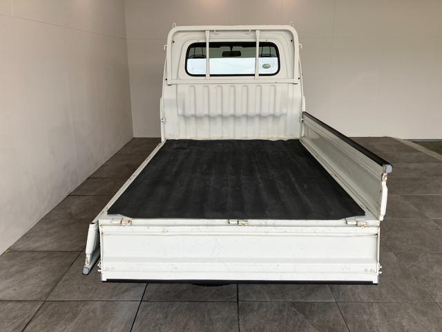 ハイゼットトラックエアコン・パワステ　スペシャル　５ＭＴ　４ＷＤ　車検整備付５速ミッション　パートタイム４ＷＤ　ＡＭ／ＦＭラジオ（滋賀県）の中古車