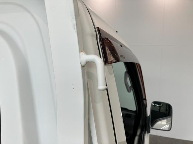 ハイゼットトラックエアコン・パワステ　スペシャル　５ＭＴ　４ＷＤ　車検整備付５速ミッション　パートタイム４ＷＤ　ＡＭ／ＦＭラジオ（滋賀県）の中古車