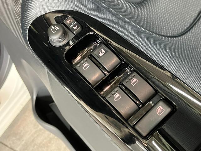 ムーヴキャンバスＧブラックインテリアリミテッドＳＡ３　ナビ　パノラマカメラ追突被害軽減ブレーキ　スマアシ３　ＬＥＤ　スマートキー　両側電動スライドドア　ワンセグナビ　Ｂｌｕｅｔｏｏｔｈ　ＵＳＢ　パノラマカメラ（滋賀県）の中古車