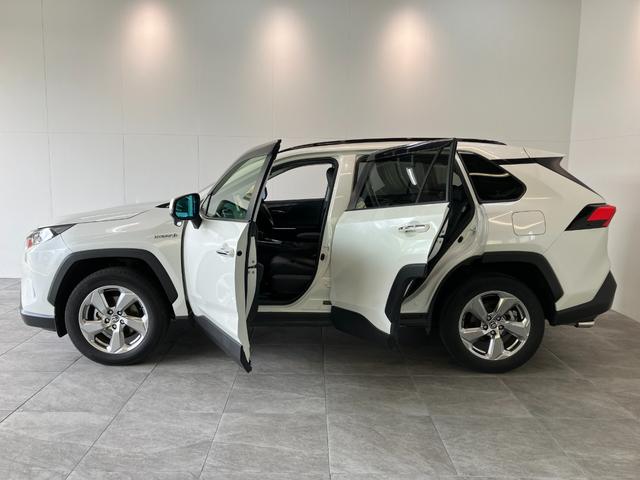 ＲＡＶ４ハイブリッドＧ　４ＷＤ　９型ナビ　バックカメラ　ドラレコ衝突被害軽減ブレーキ　コーナーセンサー　９インチフルセグナビ　バックカメラ　ドラレコ　レーダークルーズコントロール　パワーバックドア　運転席側パワーシート　ＬＥＤ　オートライト　スマートキー（滋賀県）の中古車