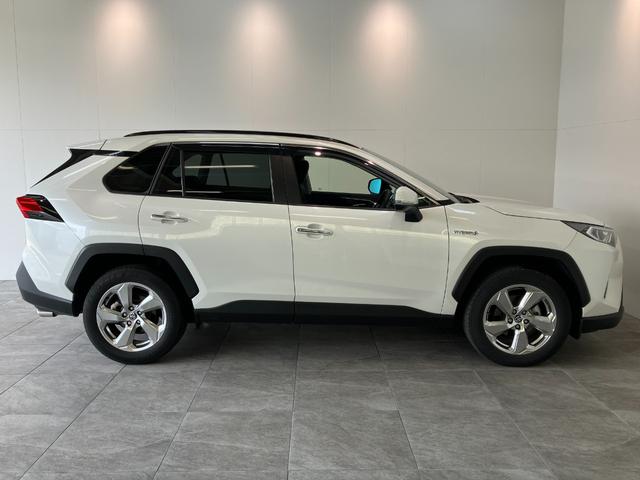 ＲＡＶ４ハイブリッドＧ　４ＷＤ　９型ナビ　バックカメラ　ドラレコ衝突被害軽減ブレーキ　コーナーセンサー　９インチフルセグナビ　バックカメラ　ドラレコ　レーダークルーズコントロール　パワーバックドア　運転席側パワーシート　ＬＥＤ　オートライト　スマートキー（滋賀県）の中古車