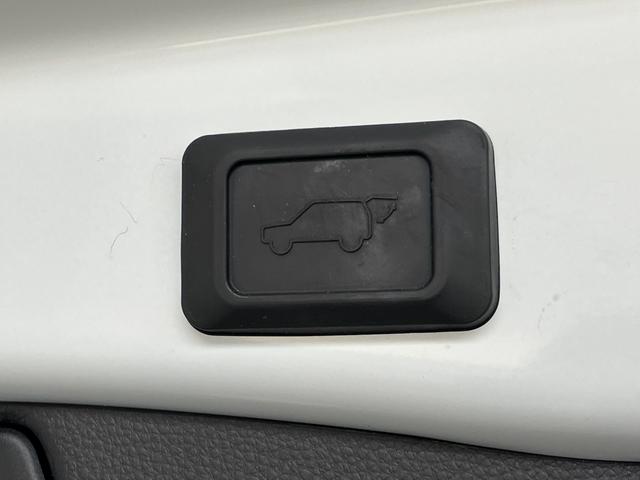 ＲＡＶ４ハイブリッドＧ　４ＷＤ　９型ナビ　バックカメラ　ドラレコ衝突被害軽減ブレーキ　コーナーセンサー　９インチフルセグナビ　バックカメラ　ドラレコ　レーダークルーズコントロール　パワーバックドア　運転席側パワーシート　ＬＥＤ　オートライト　スマートキー（滋賀県）の中古車