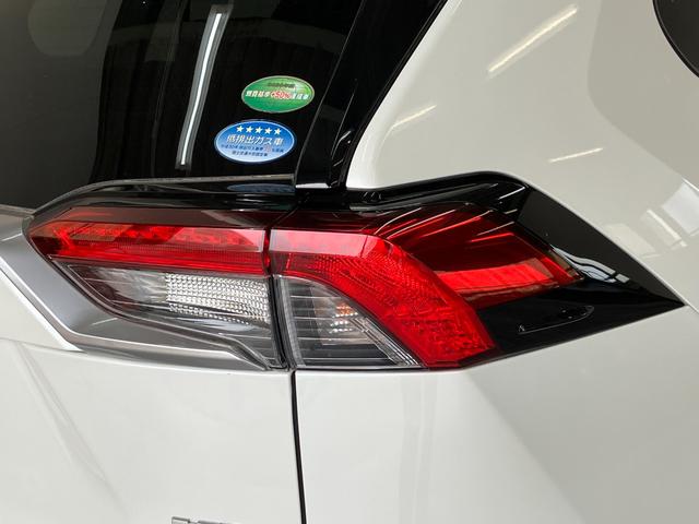 ＲＡＶ４ハイブリッドＧ　４ＷＤ　９型ナビ　バックカメラ　ドラレコ衝突被害軽減ブレーキ　コーナーセンサー　９インチフルセグナビ　バックカメラ　ドラレコ　レーダークルーズコントロール　パワーバックドア　運転席側パワーシート　ＬＥＤ　オートライト　スマートキー（滋賀県）の中古車