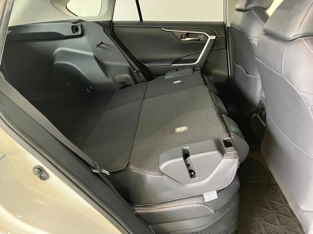 ＲＡＶ４ハイブリッドＧ　４ＷＤ　９型ナビ　バックカメラ　ドラレコ衝突被害軽減ブレーキ　コーナーセンサー　９インチフルセグナビ　バックカメラ　ドラレコ　レーダークルーズコントロール　パワーバックドア　運転席側パワーシート　ＬＥＤ　オートライト　スマートキー（滋賀県）の中古車