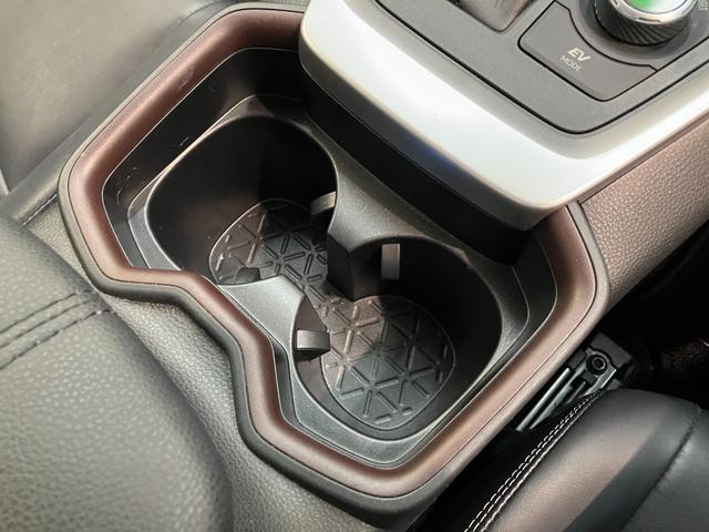 ＲＡＶ４ハイブリッドＧ　４ＷＤ　９型ナビ　バックカメラ　ドラレコ衝突被害軽減ブレーキ　コーナーセンサー　９インチフルセグナビ　バックカメラ　ドラレコ　レーダークルーズコントロール　パワーバックドア　運転席側パワーシート　ＬＥＤ　オートライト　スマートキー（滋賀県）の中古車