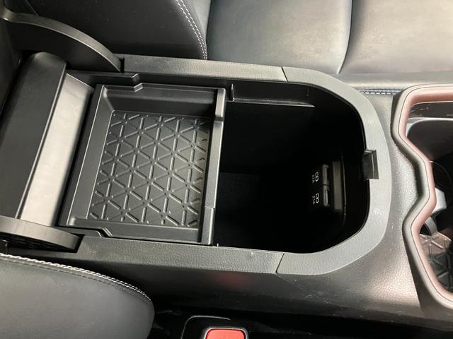 ＲＡＶ４ハイブリッドＧ　４ＷＤ　９型ナビ　バックカメラ　ドラレコ衝突被害軽減ブレーキ　コーナーセンサー　９インチフルセグナビ　バックカメラ　ドラレコ　レーダークルーズコントロール　パワーバックドア　運転席側パワーシート　ＬＥＤ　オートライト　スマートキー（滋賀県）の中古車