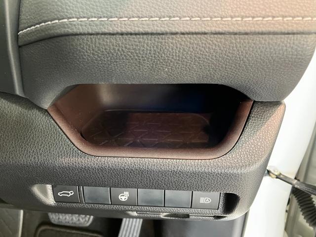 ＲＡＶ４ハイブリッドＧ　４ＷＤ　９型ナビ　バックカメラ　ドラレコ衝突被害軽減ブレーキ　コーナーセンサー　９インチフルセグナビ　バックカメラ　ドラレコ　レーダークルーズコントロール　パワーバックドア　運転席側パワーシート　ＬＥＤ　オートライト　スマートキー（滋賀県）の中古車