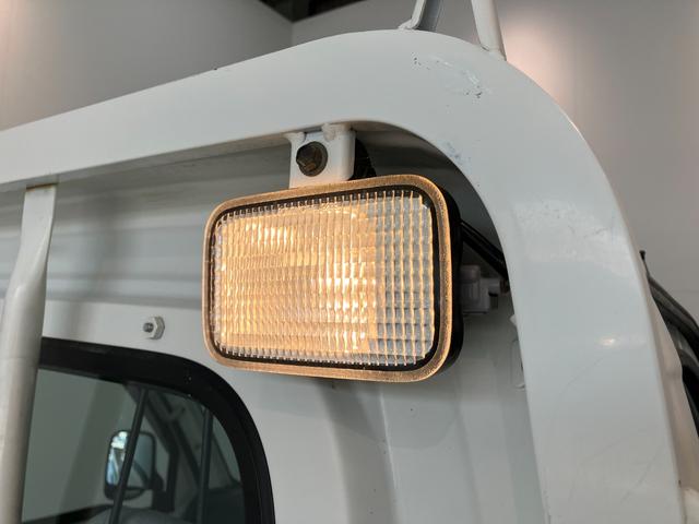 ハイゼットトラック農用スペシャル　４ＷＤ　５ＭＴ　走行４万キロ台エアコン　パワステ　パートタイム４ＷＤ　５ＭＴ車　Ｈｉ−Ｌｏ切替　荷台作業灯　ＡＭ／ＦＭラジオ（滋賀県）の中古車