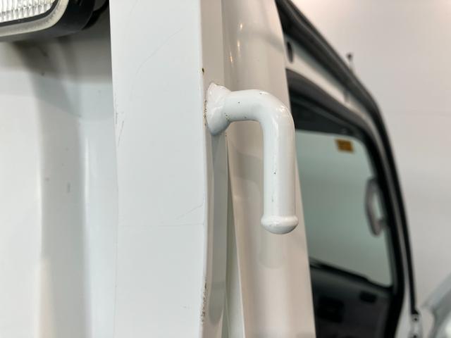 ハイゼットトラック農用スペシャル　４ＷＤ　５ＭＴ　走行４万キロ台エアコン　パワステ　パートタイム４ＷＤ　５ＭＴ車　Ｈｉ−Ｌｏ切替　荷台作業灯　ＡＭ／ＦＭラジオ（滋賀県）の中古車