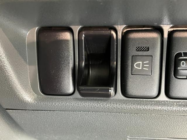 ハイゼットトラック農用スペシャル　４ＷＤ　５ＭＴ　走行４万キロ台エアコン　パワステ　パートタイム４ＷＤ　５ＭＴ車　Ｈｉ−Ｌｏ切替　荷台作業灯　ＡＭ／ＦＭラジオ（滋賀県）の中古車