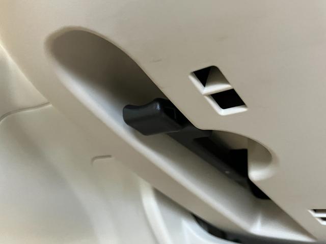 アルトラパンＧ　ワンセグナビ　バックカメラ　ＥＴＣ車載器追突被害軽減ブレーキ　ワンセグナビ　ＵＳＢ　バックカメラ　スマートキー　ベンチシート　プッシュボタンスタート（滋賀県）の中古車