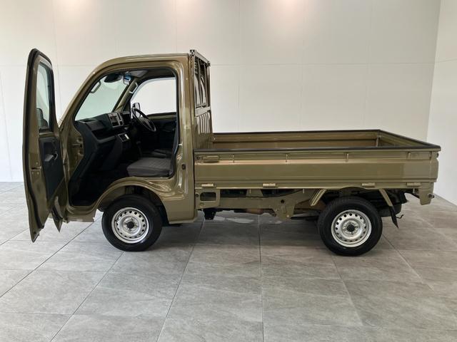 ハイゼットトラックスタンダードＳＡ３ｔ　４ＷＤ　ＡＴ車　キーレス　ＬＥＤ追突被害軽減ブレーキ　スマアシ３ｔ　ＬＥＤライト　荷台作業灯　キーレス　パワーウインドウ　パートタイム４ＷＤ　ＡＭ／ＦＭステレオ（滋賀県）の中古車